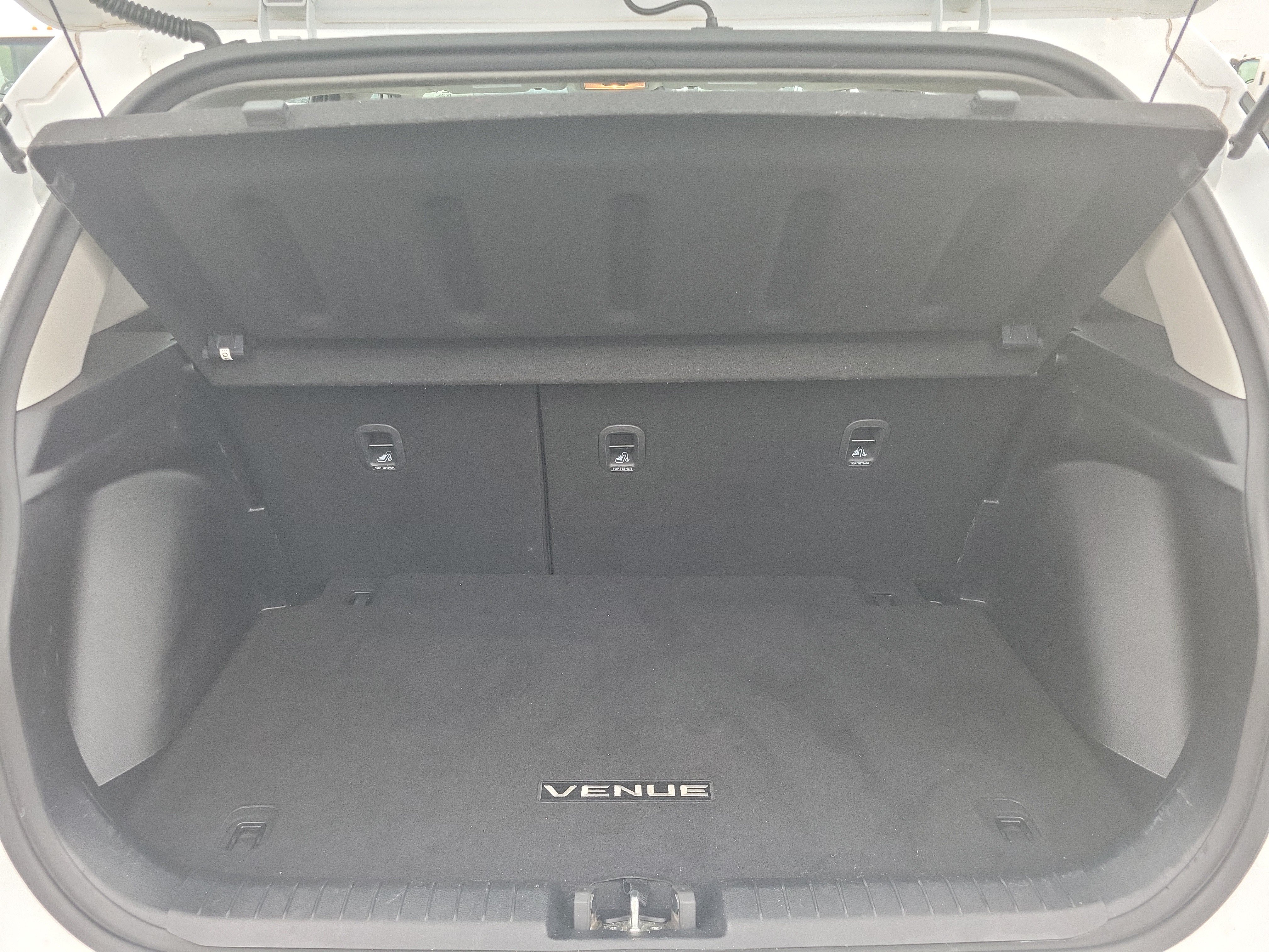 Used 2021 Hyundai Venue SEL FWD image 11