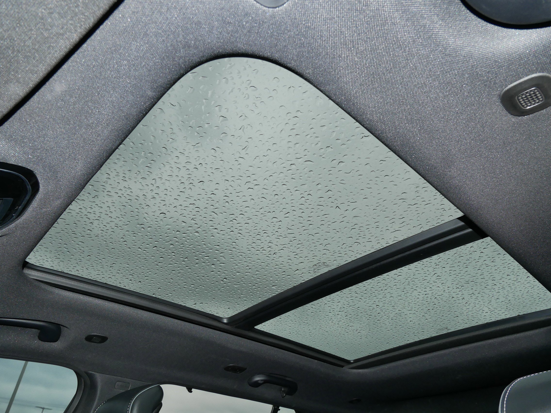 Used 2022 Jeep Grand Cherokee Overland w/ Luxury Tech Group IV image 37