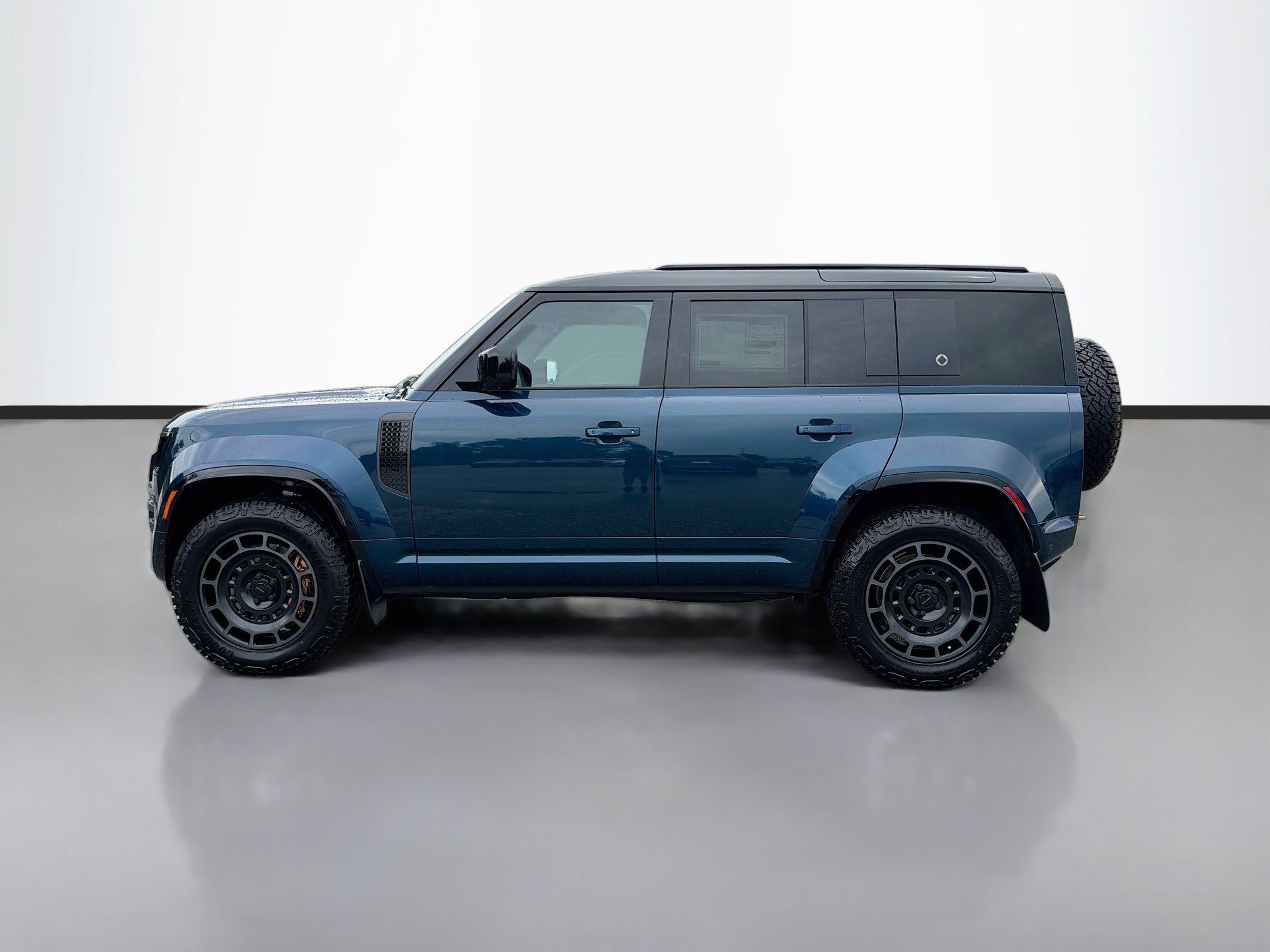 New 2026 Land Rover Defender 110 OCTA AWD/4WD image 2