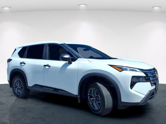 Used 2024 Nissan Rogue S FWD image 5