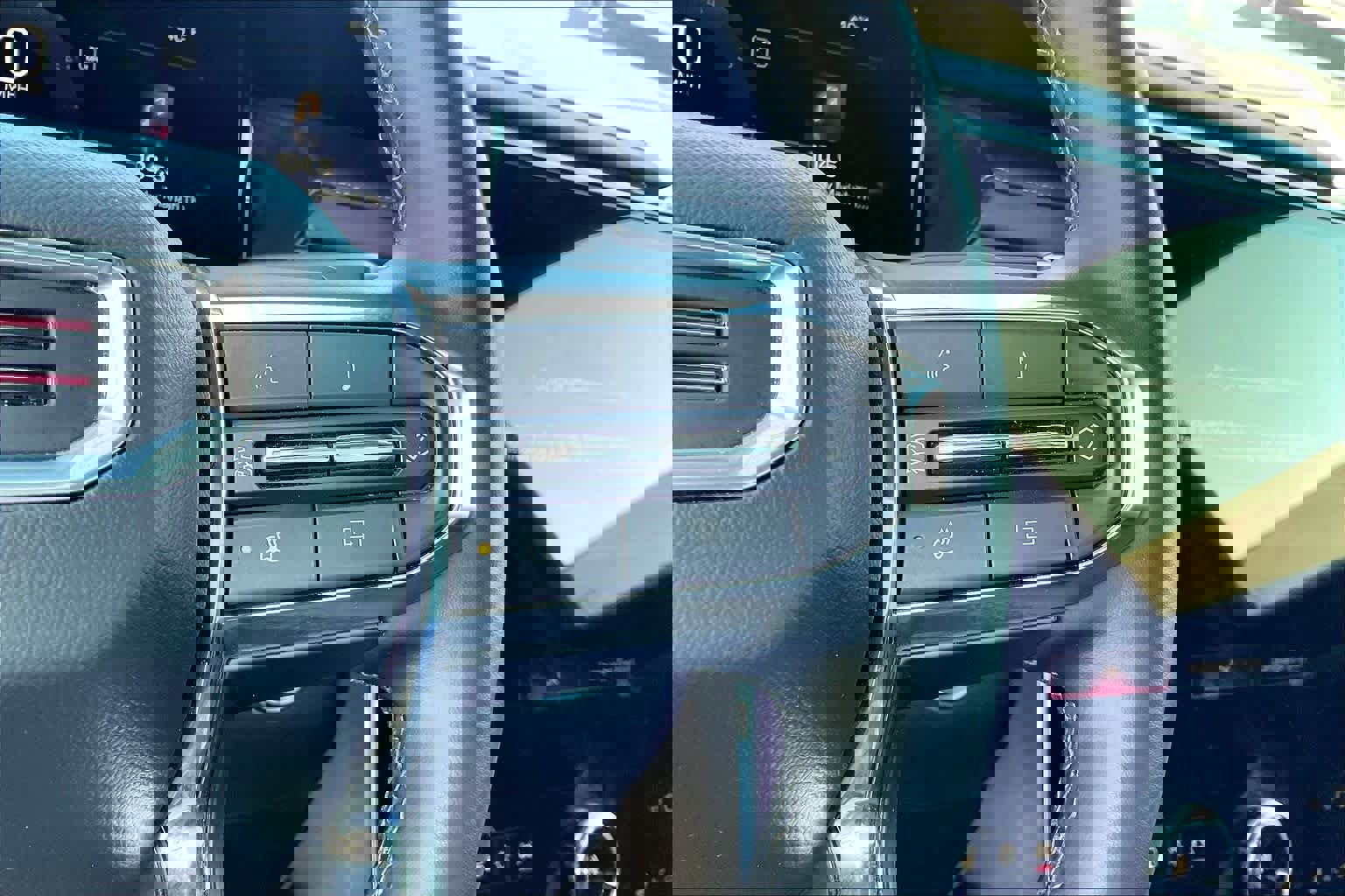 Used 2025 GMC Acadia Elevation image 22