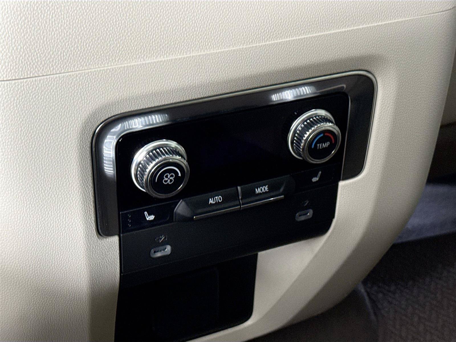 Used 2024 GMC Yukon Denali AWD/4WD image 36