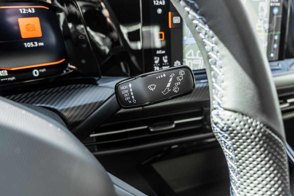 Used 2023 Volkswagen Golf 20th Anniversary Edition image 26