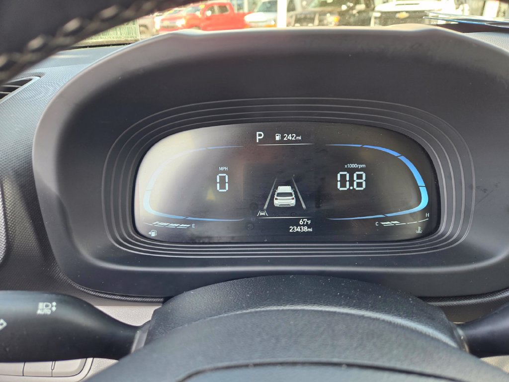 Used 2025 Hyundai Venue SEL FWD image 19