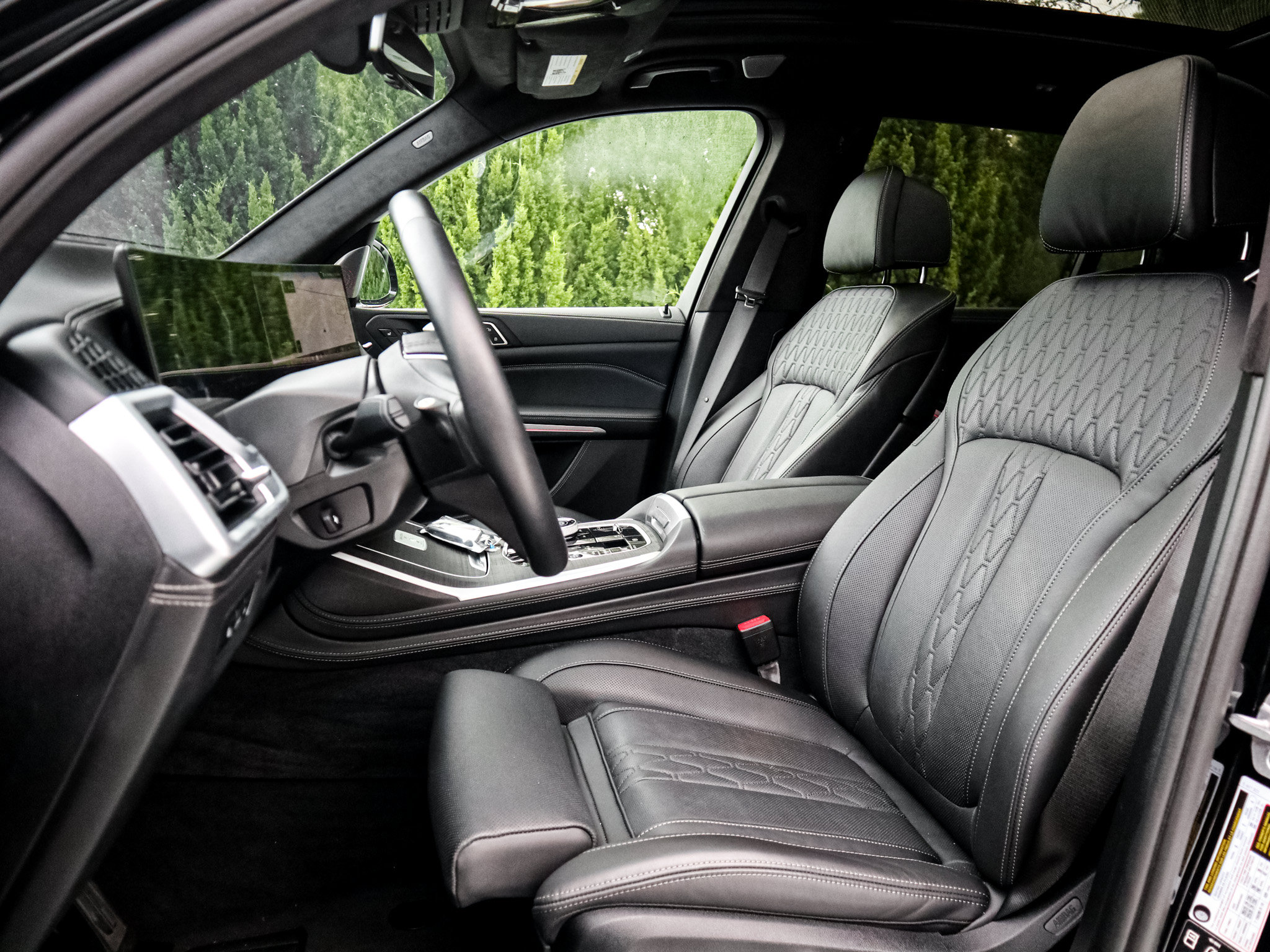 Used 2025 BMW ALPINA XB7 AWD/4WD image 16