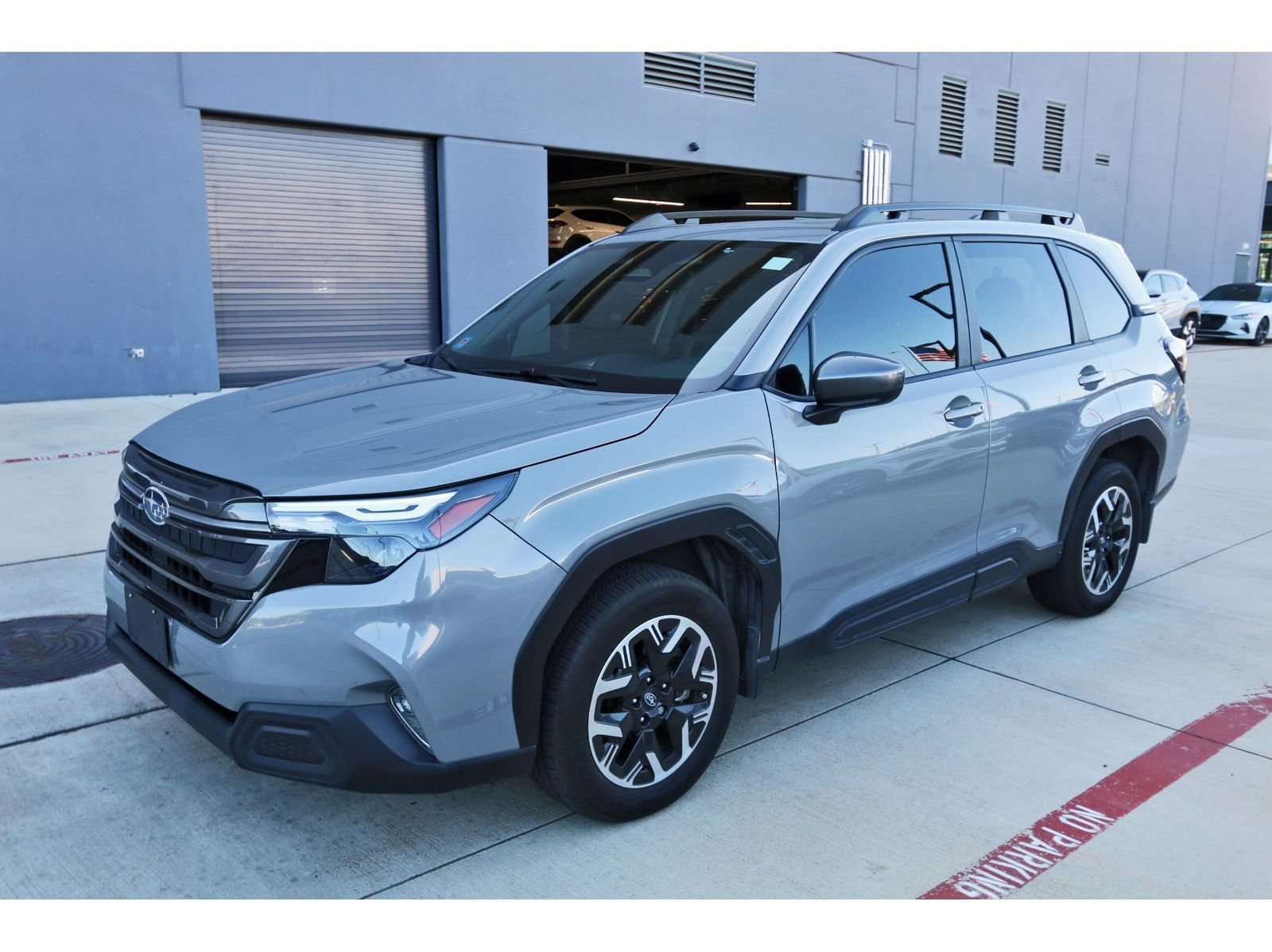 Used 2025 Subaru Forester Premium w/ Convenience Package #1 AWD/4WD image 3