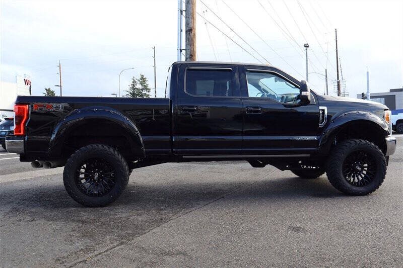 Used 2017 Ford F350 Lariat w/ Lariat Ultimate Package AWD/4WD image 6