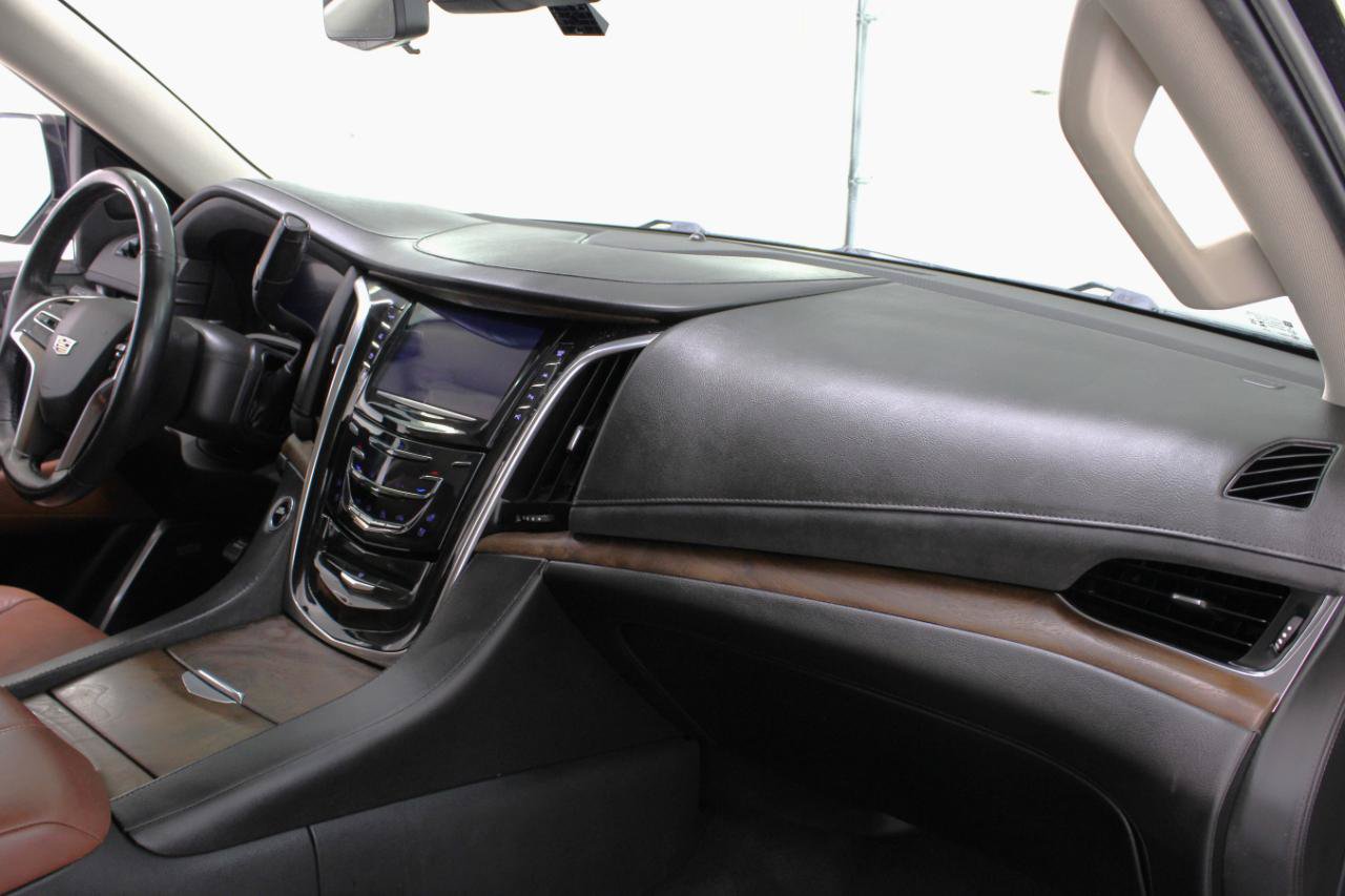 Used 2019 Cadillac Escalade ESV Luxury RWD image 51