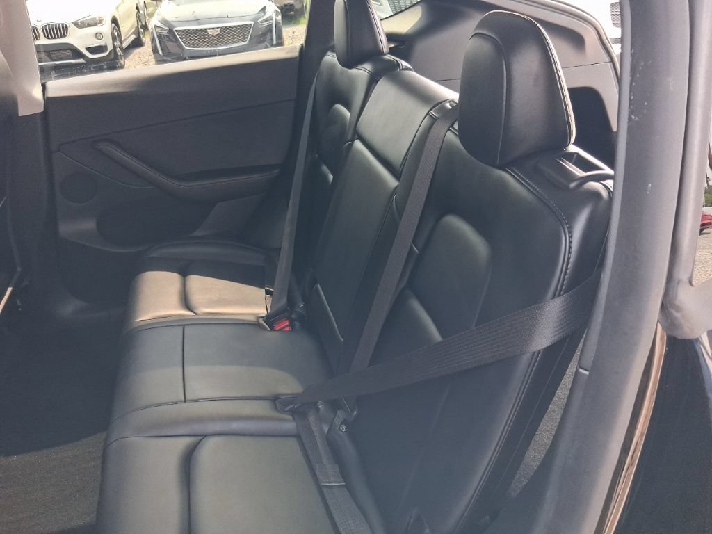 Used 2021 Tesla Model Y Long Range AWD/4WD image 11
