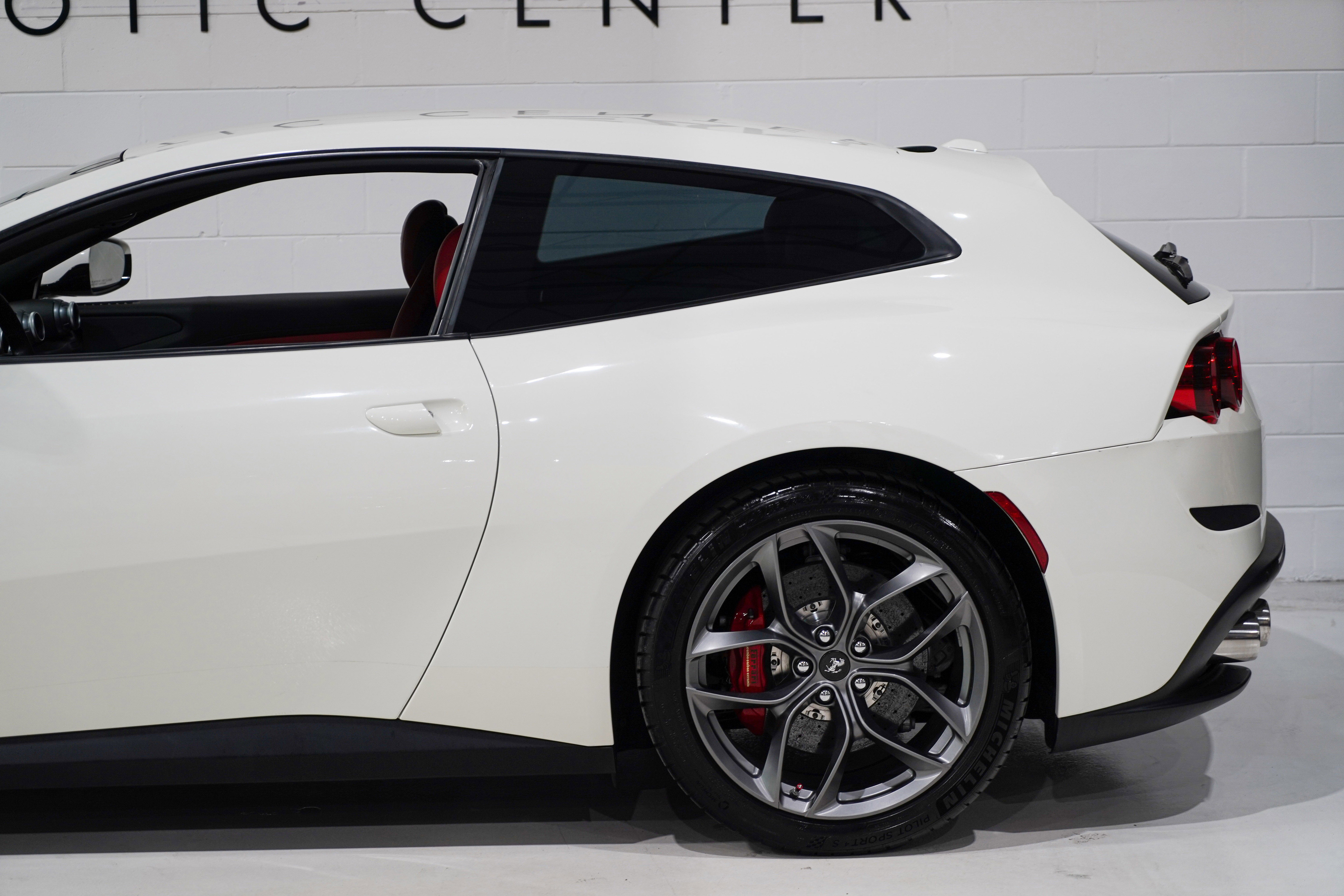Used 2018 Ferrari GTC4Lusso T RWD image 34