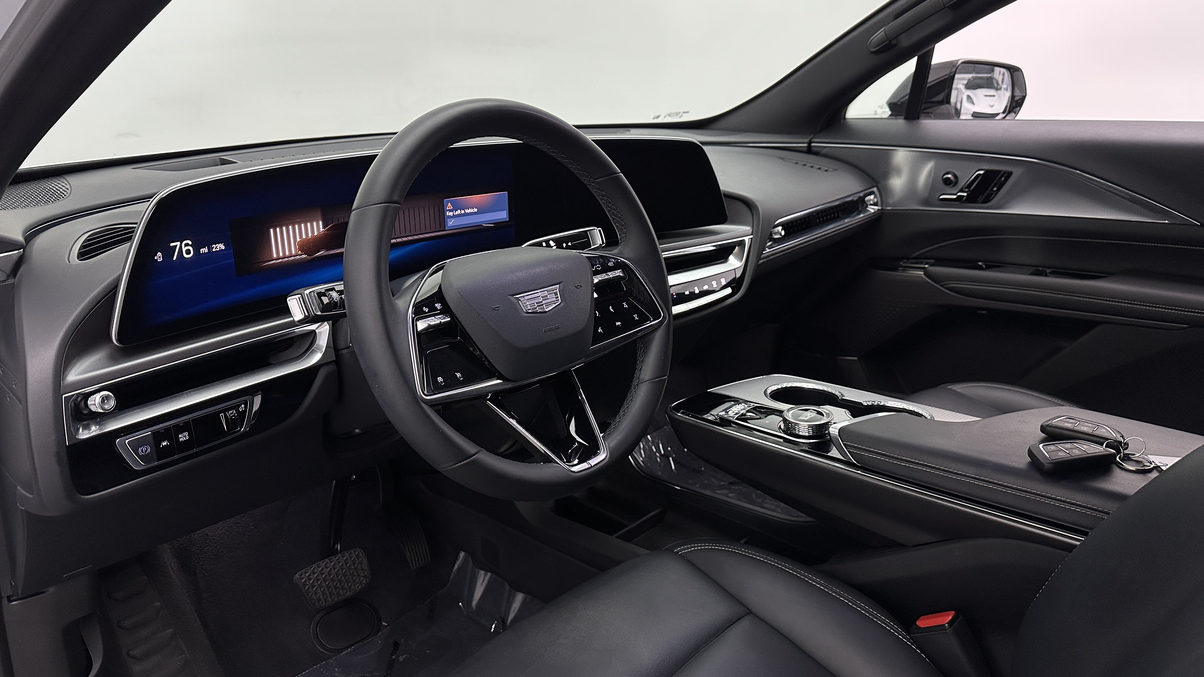 Used 2024 Cadillac Lyriq Tech RWD image 13