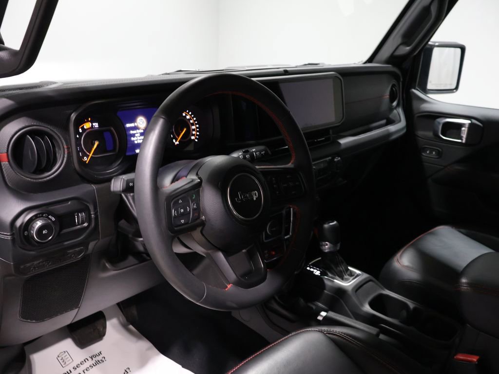 Used 2024 Jeep Wrangler Unlimited Rubicon w/ Convenience Group image 14
