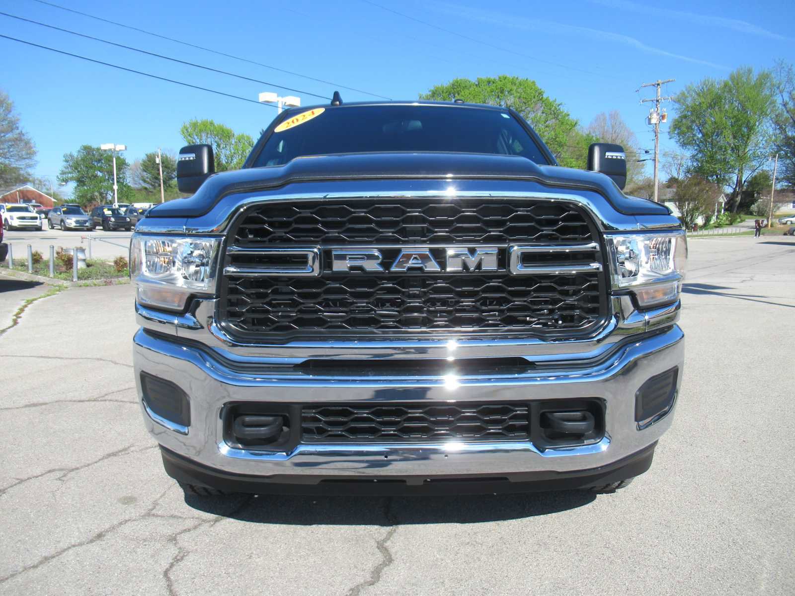 Used 2024 RAM 2500 Tradesman w/ Chrome Appearance Group image 14