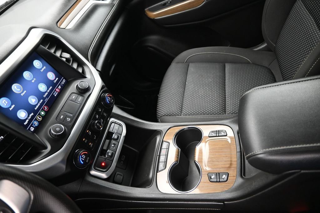 Used 2021 GMC Acadia SLE w/ Driver Convenience Package FWD image 19