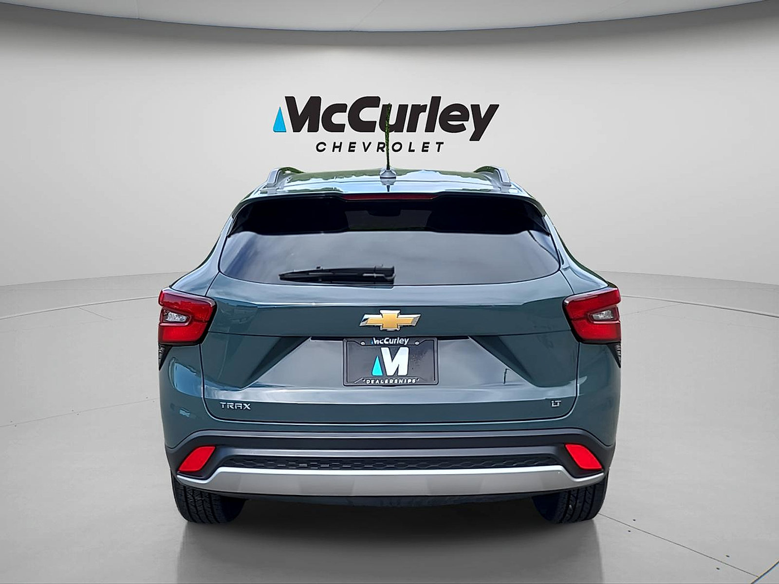 Used 2025 Chevrolet Trax LT FWD image 6