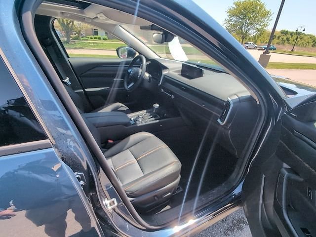 Used 2025 MAZDA CX-50 AWD 2.5 Hybrid w/ Premium Pkg image 3