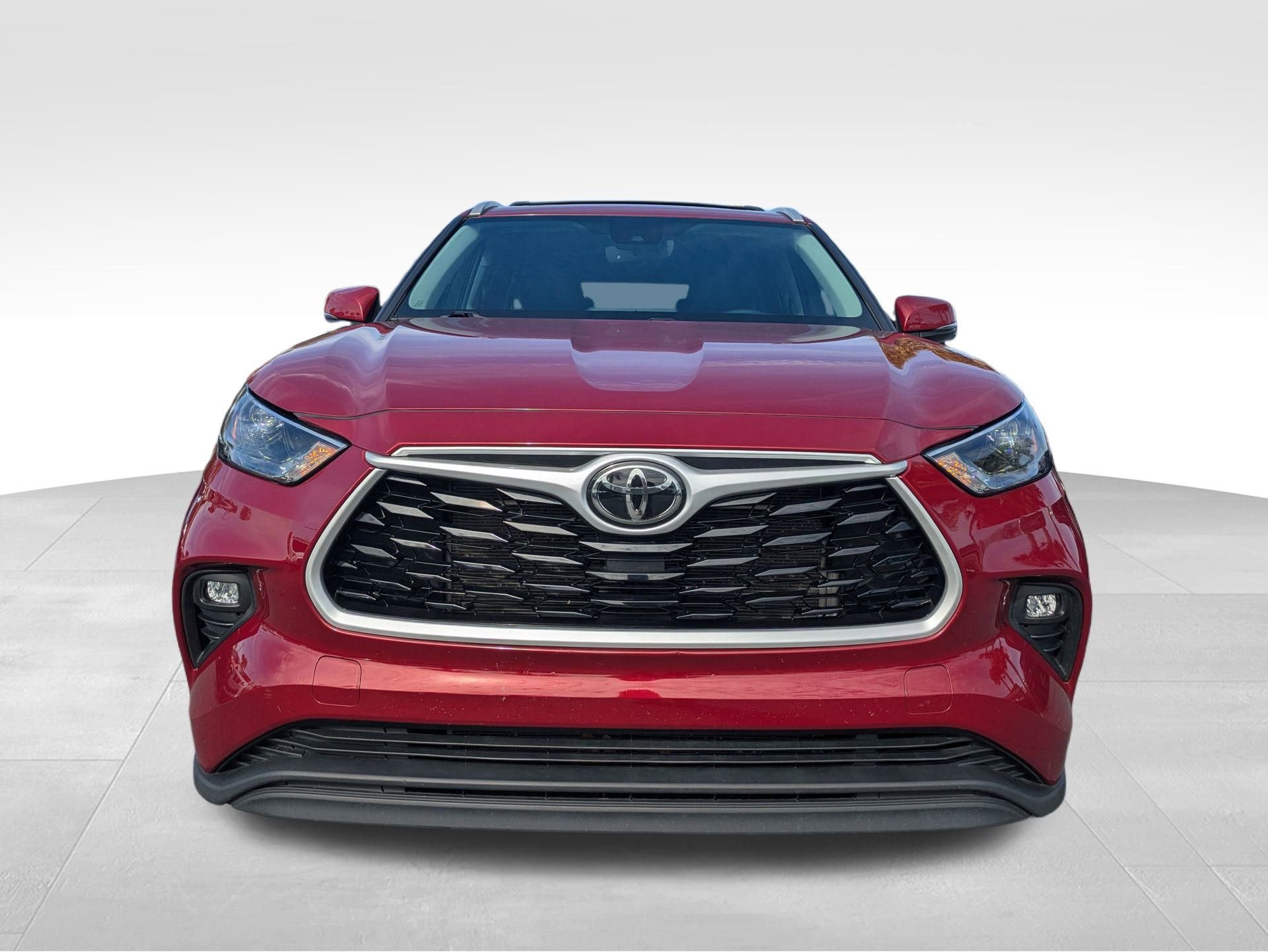 Used 2022 Toyota Highlander XLE image 11