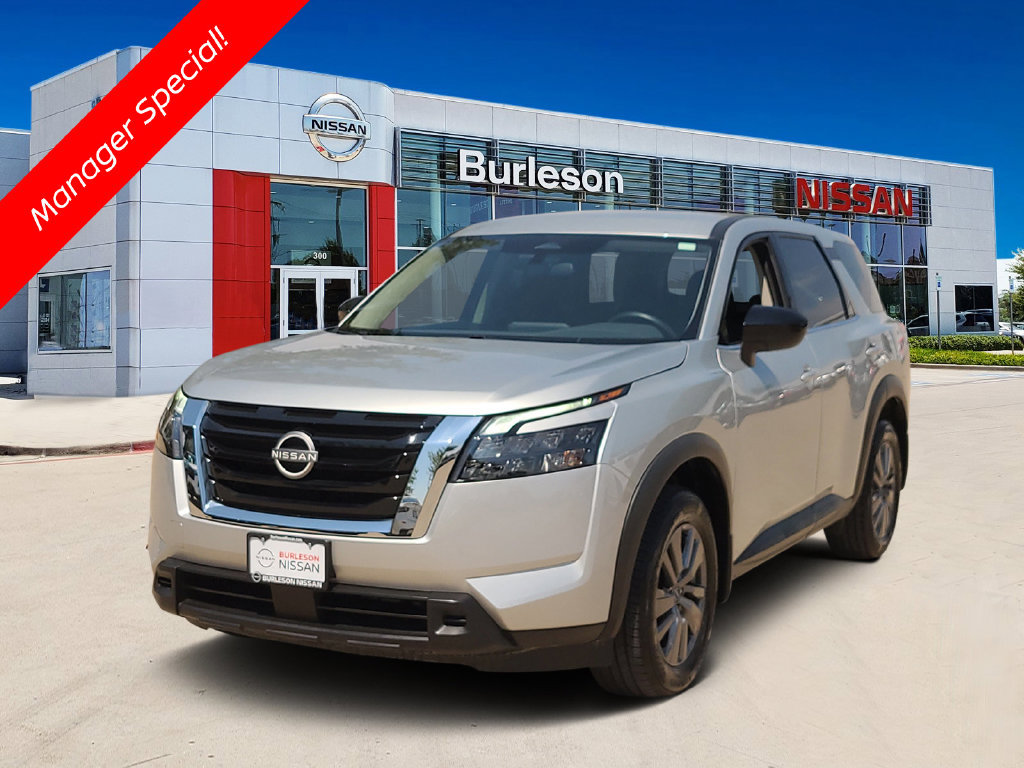 Certified 2025 Nissan Pathfinder S FWD image 1