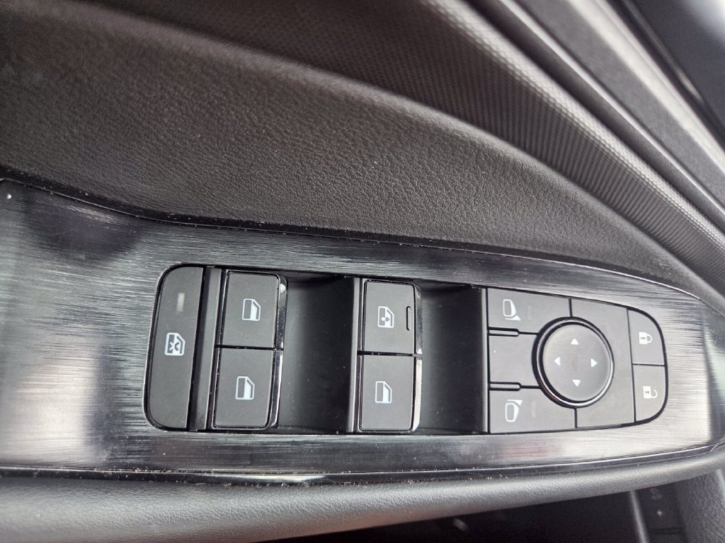 Used 2026 Nissan Rogue S FWD image 20