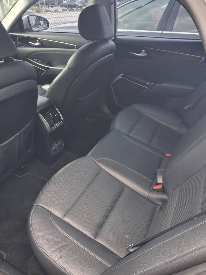 Used 2017 Kia Cadenza Technology FWD image 5