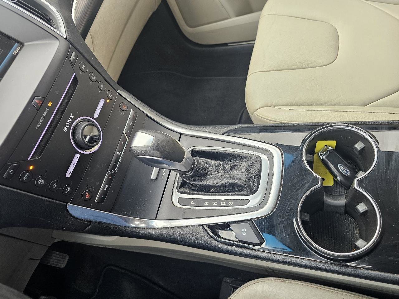 Used 2015 Ford Edge Titanium image 16