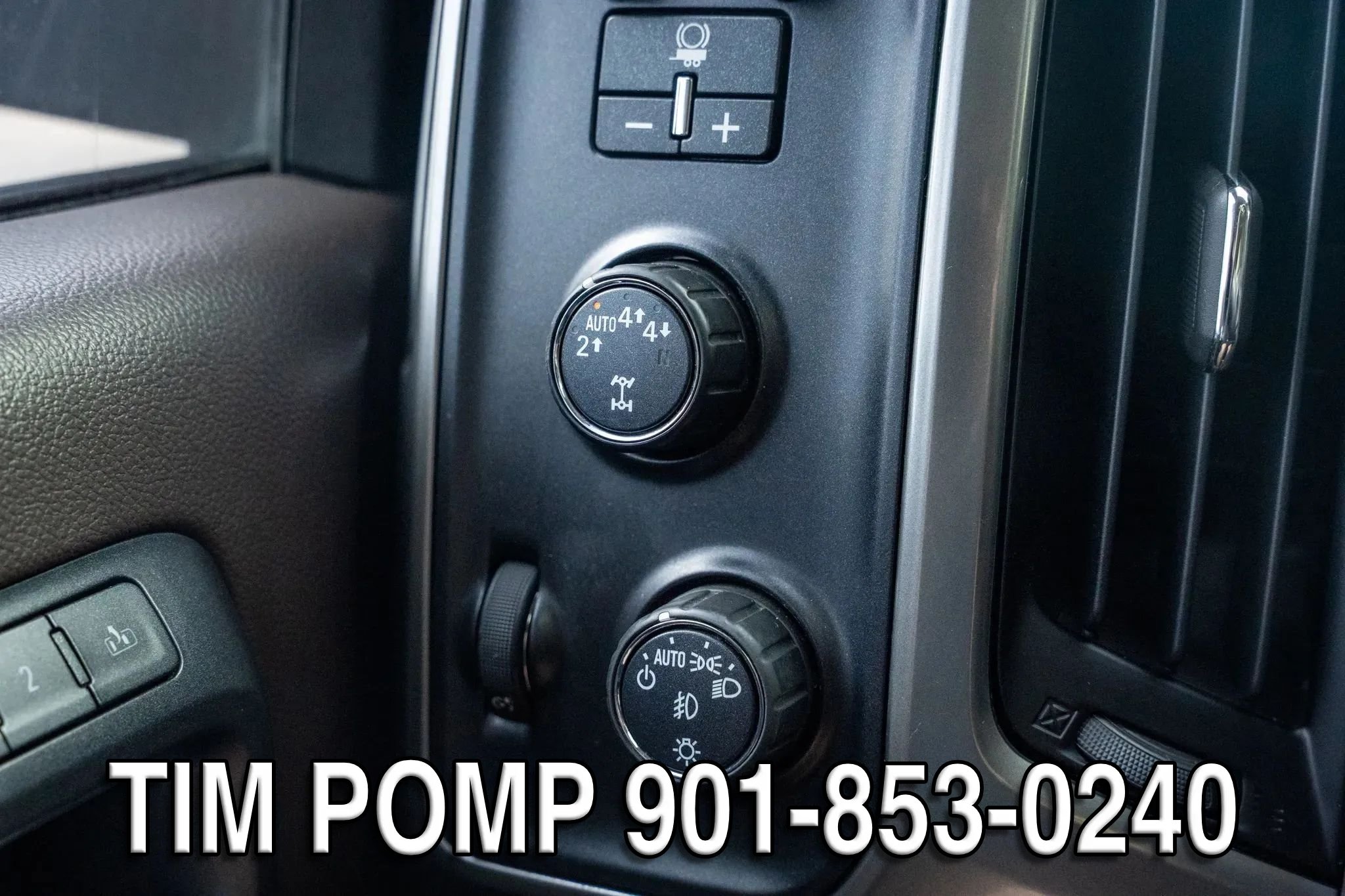 Used 2018 Chevrolet Silverado 1500 LTZ Z71 w/ LTZ Plus Package AWD/4WD image 27