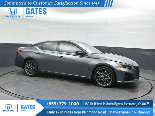 Used 2023 Nissan Altima 2.0 SR video 1