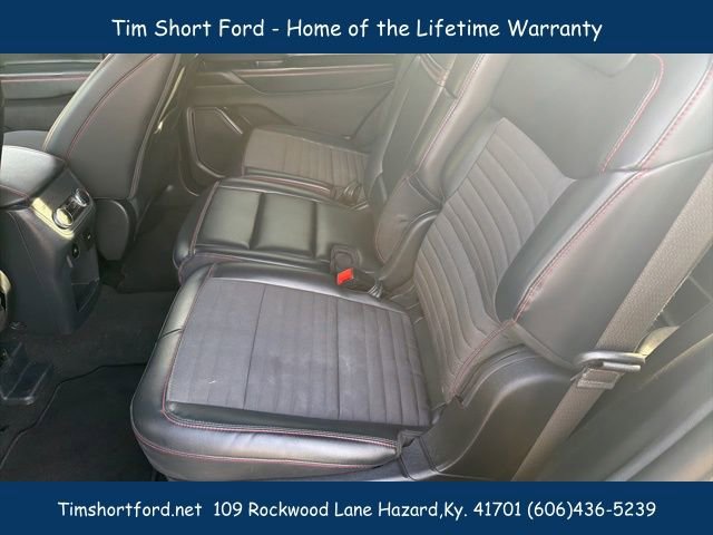 Used 2025 Ford Explorer ST-Line w/ ST-Line Street Pack AWD/4WD image 9