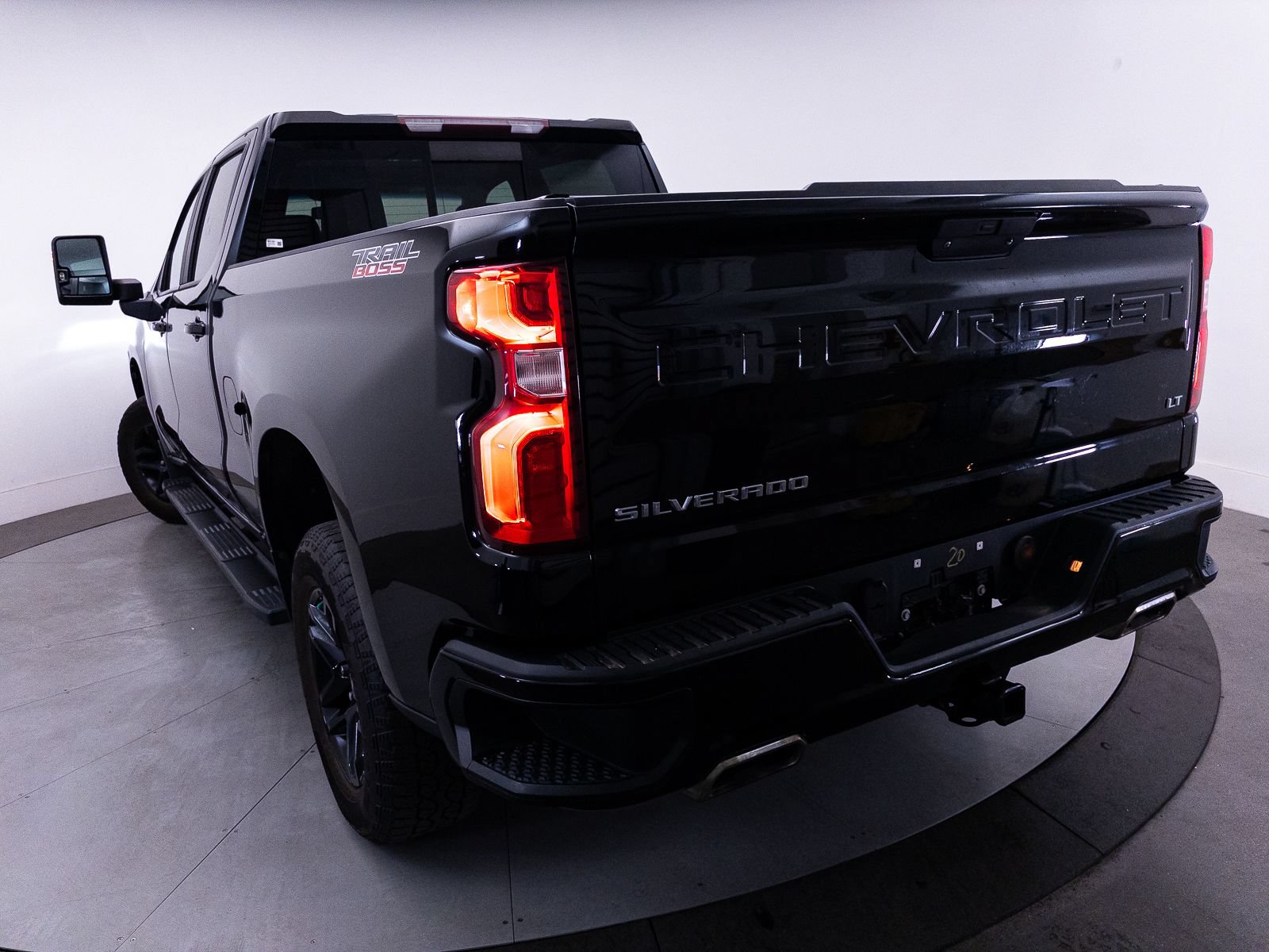 Used 2020 Chevrolet Silverado 1500 LT Trail Boss AWD/4WD image 7