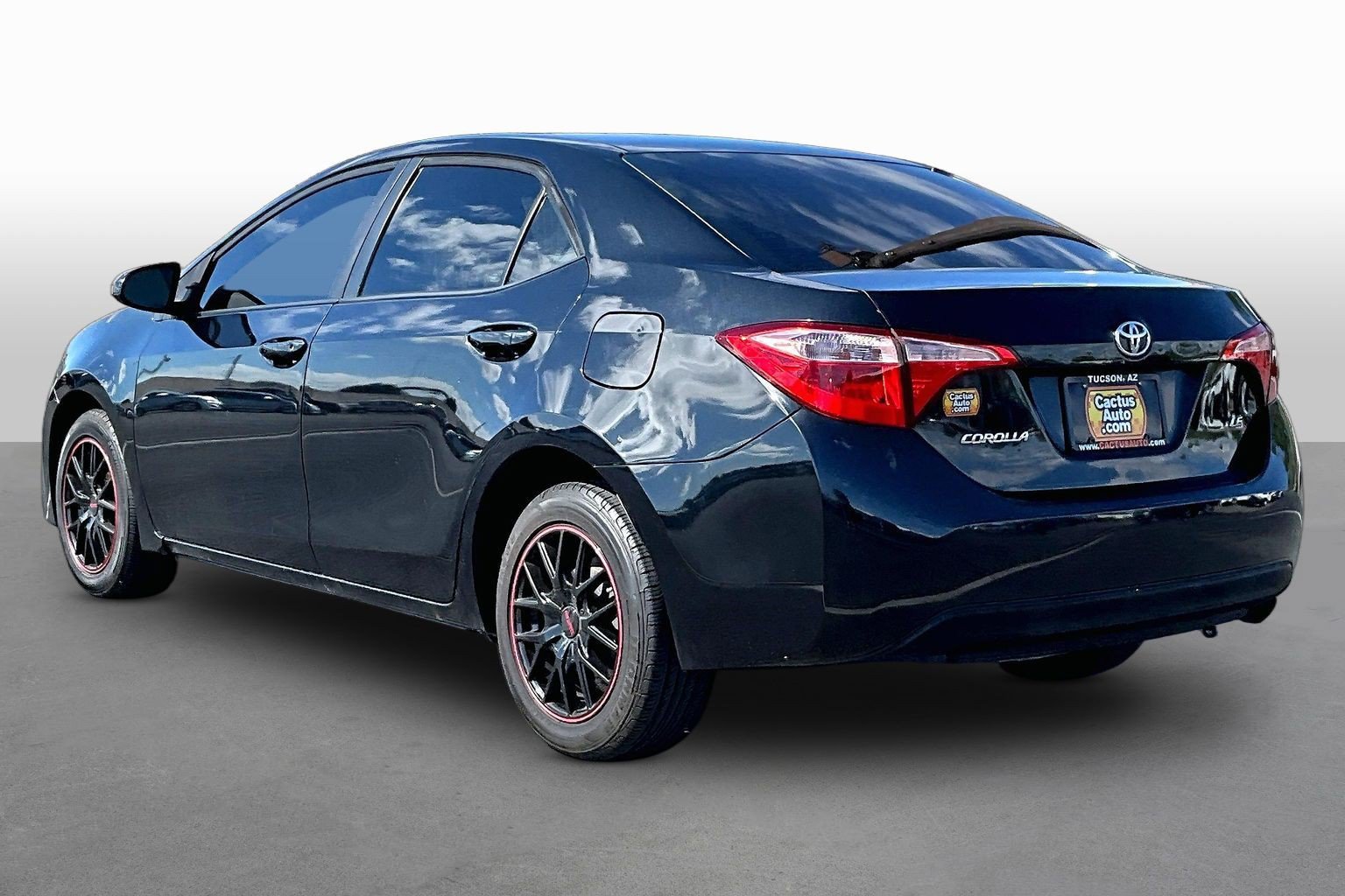 Used 2019 Toyota Corolla LE FWD image 12