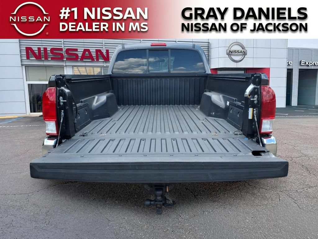 Used 2016 Toyota Tacoma SR5 w/ SR5 Appearance Package (SN) AWD/4WD image 8