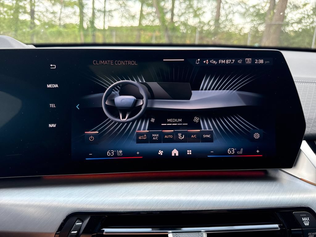 New 2026 BMW X2 xDrive28i w/ Technology Package AWD/4WD image 17