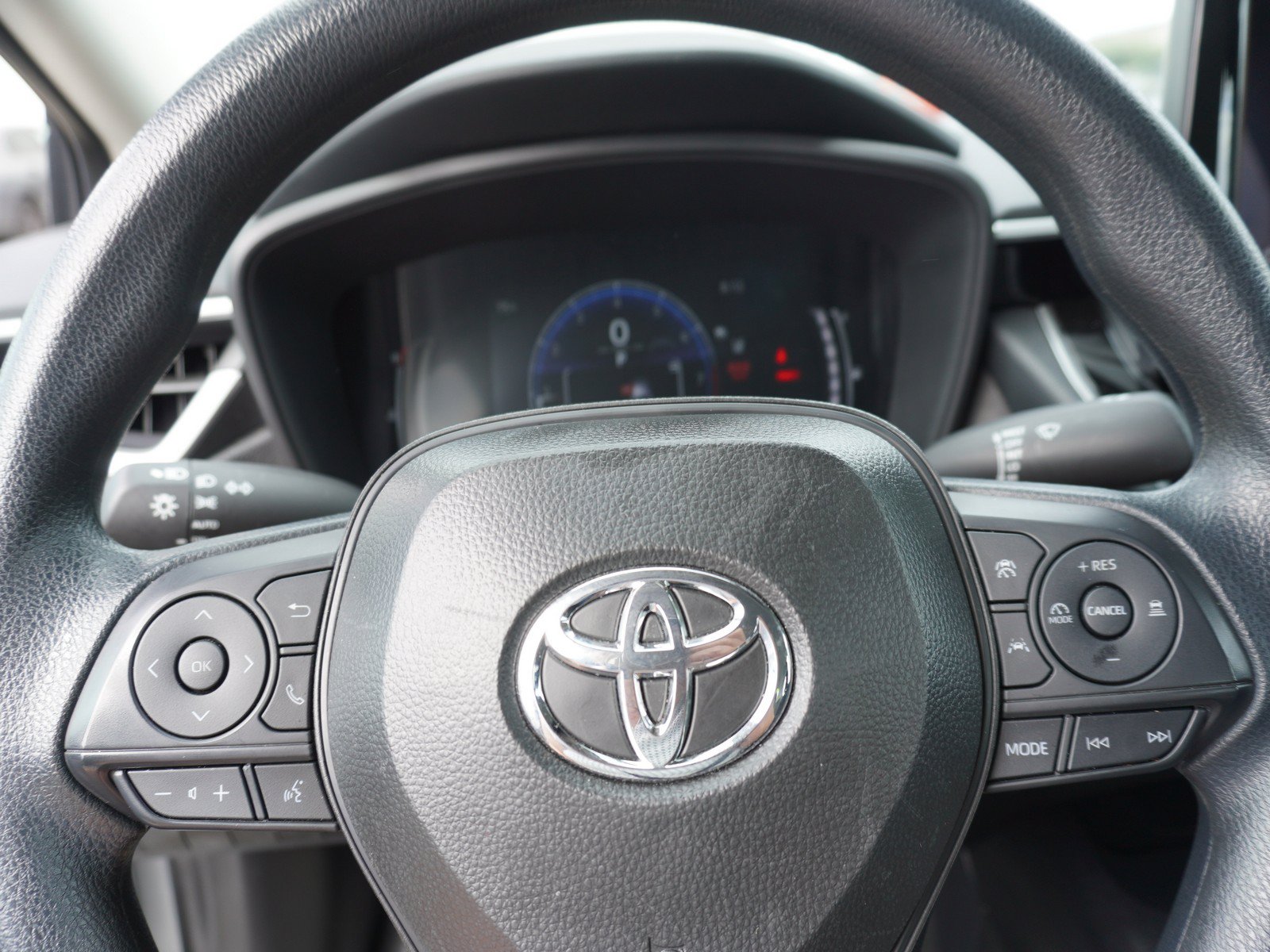 Used 2026 Toyota Corolla LE w/ LE Premium Package FWD image 21