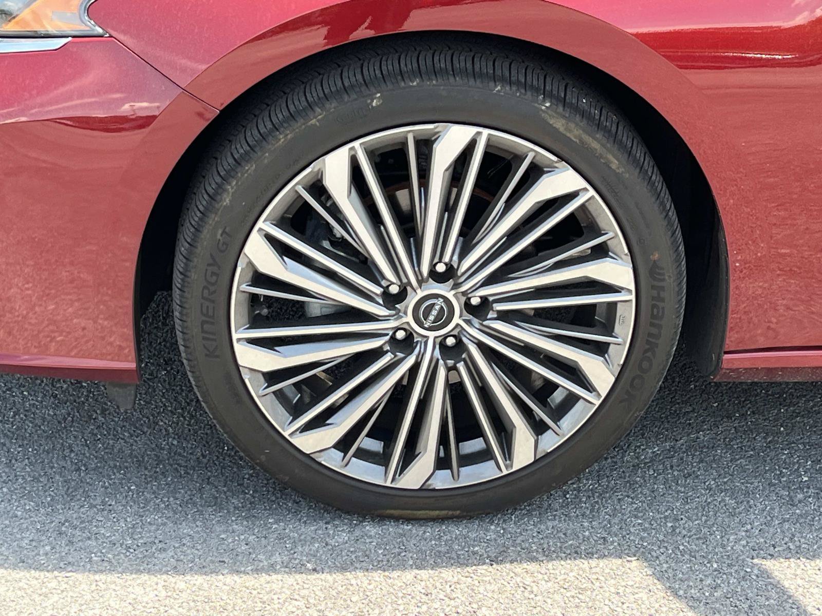 Used 2024 Nissan Altima 2.5 SL FWD image 12