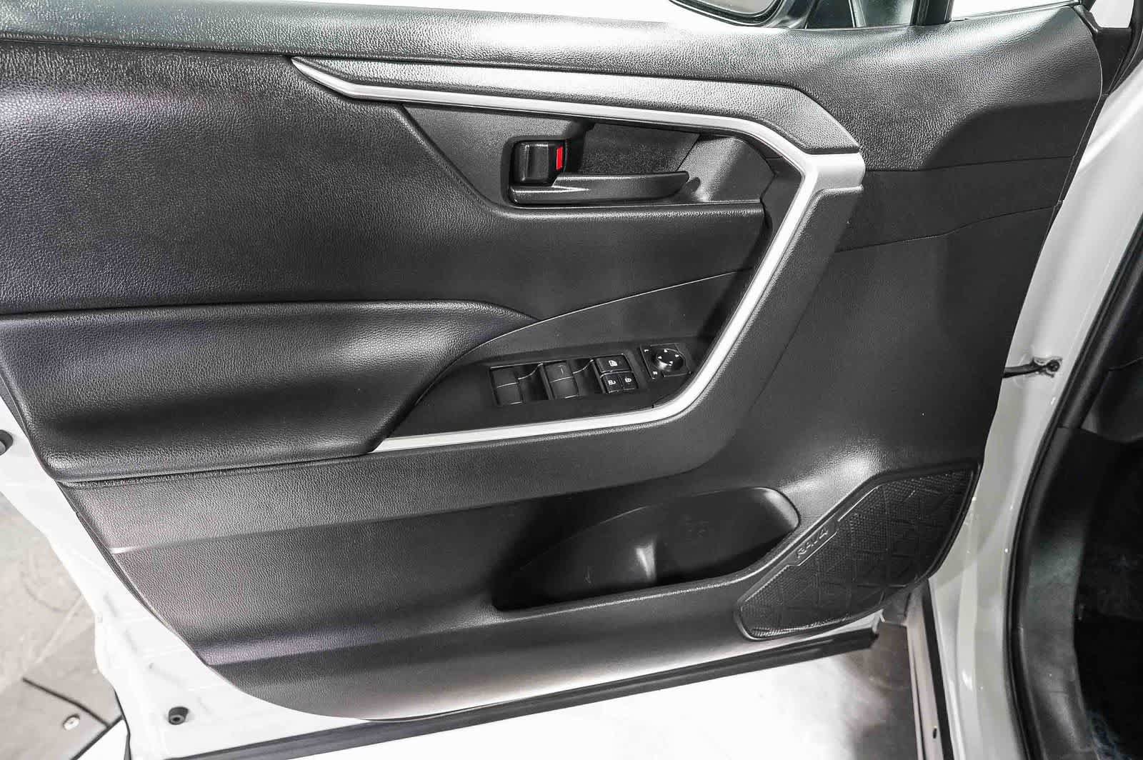 Certified 2023 Toyota RAV4 LE FWD image 22