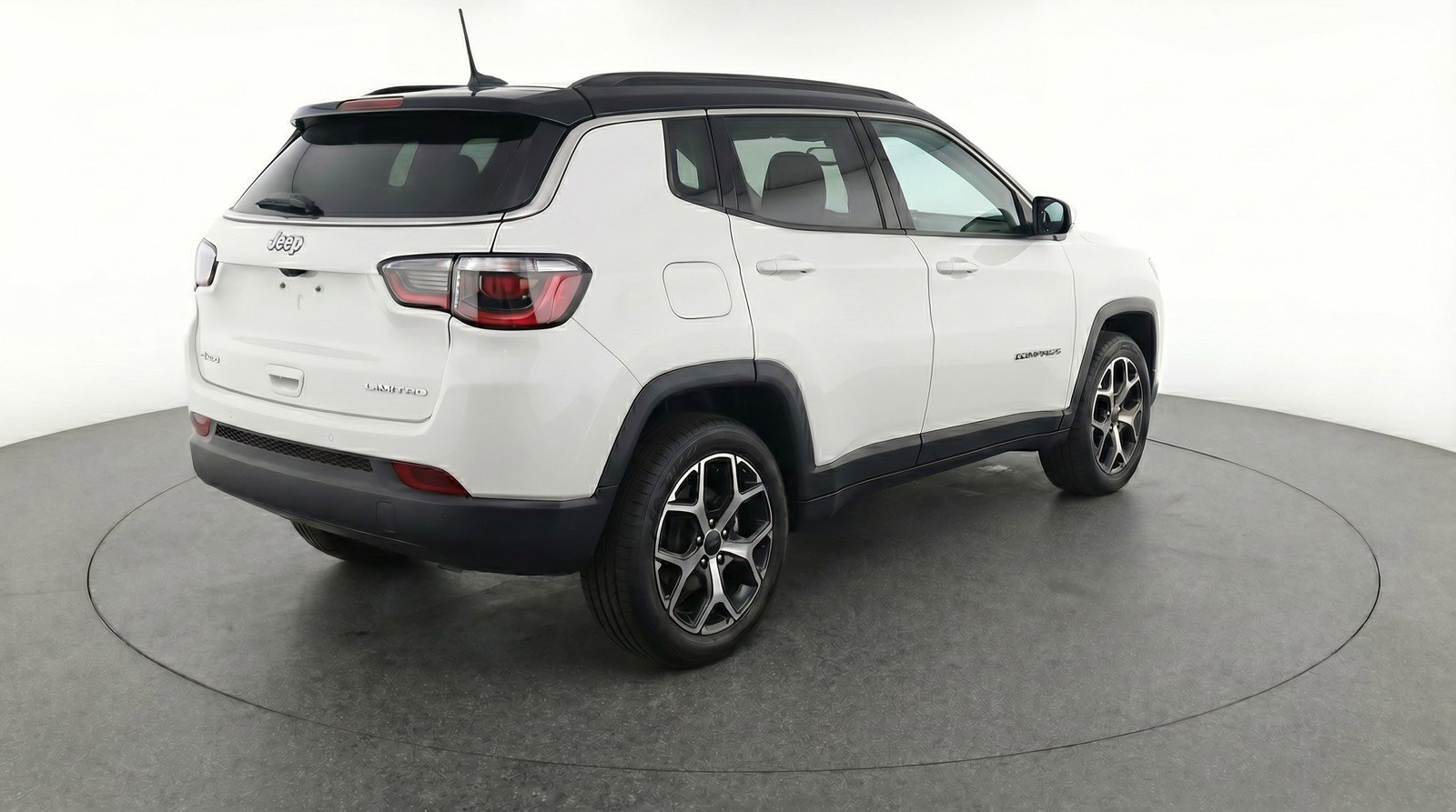 Used 2025 Jeep Compass Limited AWD/4WD image 9