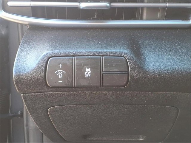 Used 2025 Hyundai Elantra SEL image 15