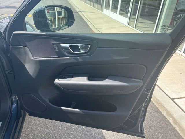 Certified 2025 Volvo XC60 B5 Plus AWD/4WD image 14