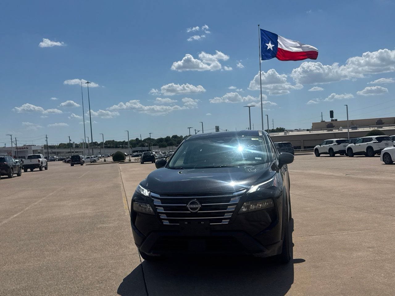 Certified 2025 Nissan Rogue SV FWD image 5