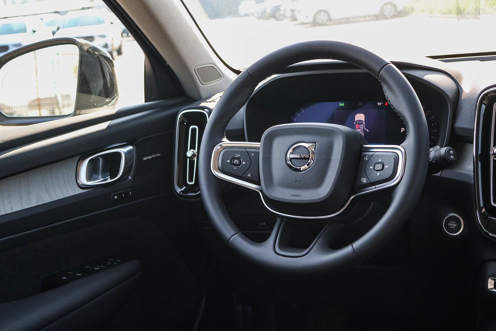 Used 2026 Volvo XC40 B4 Plus w/ Climate Package FWD image 25