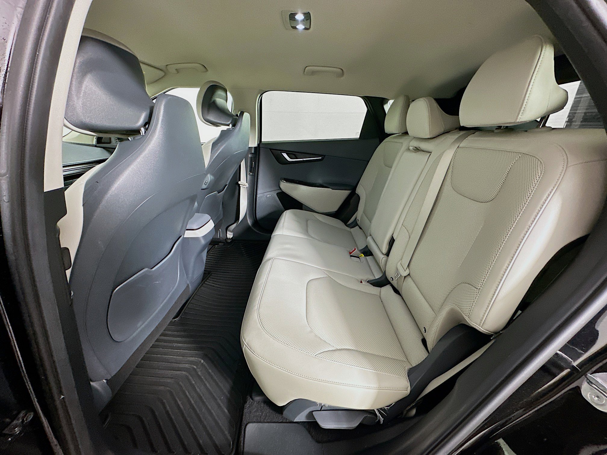 Used 2024 Kia EV6 Wind w/ Wind Technology Package image 28