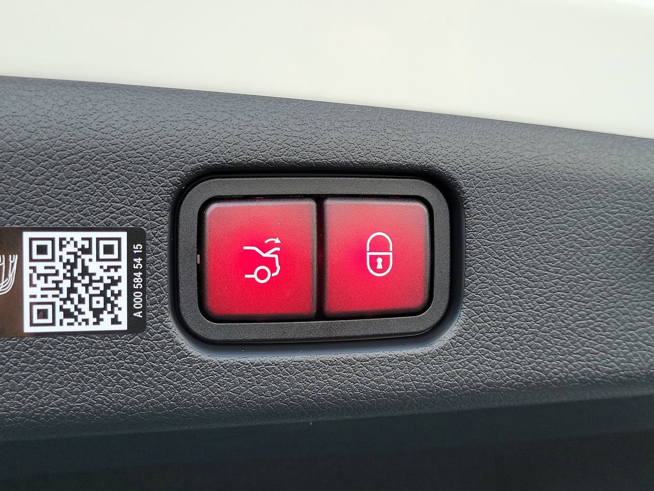 New 2026 Mercedes-Benz E 450 4MATIC Sedan image 10