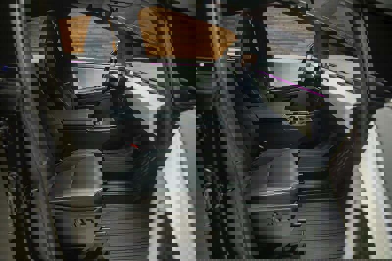 Used 2024 Tesla Cybertruck AWD Crew Cab image 21