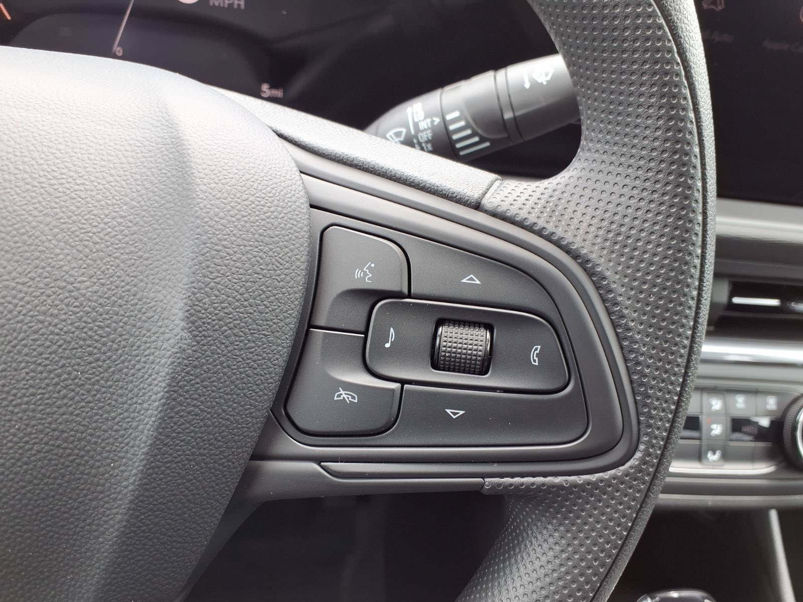 New 2026 Buick Envista Preferred FWD image 9