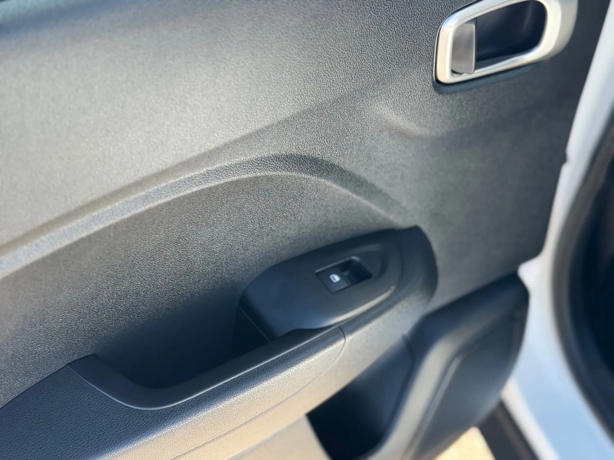 Used 2023 Hyundai Venue SE image 30