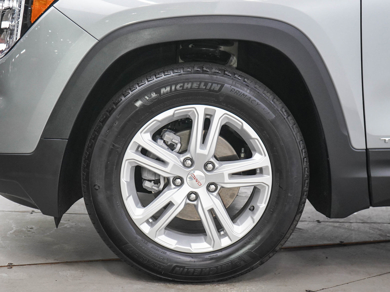 Used 2024 GMC Terrain SLE FWD image 27