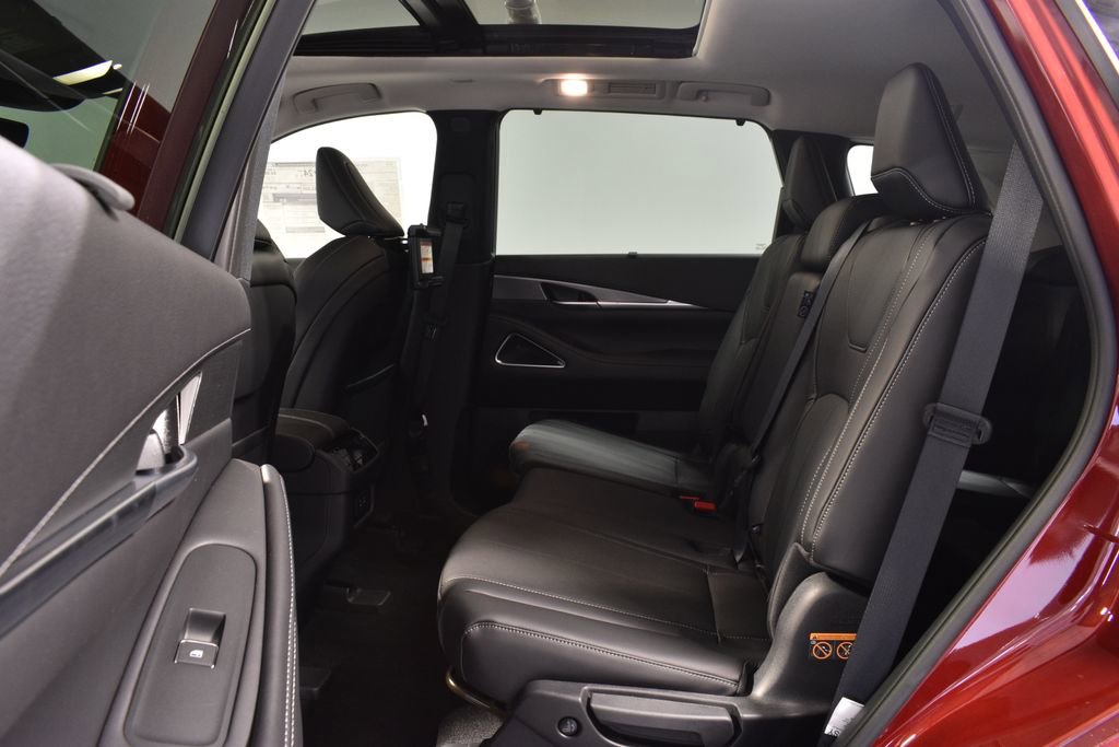 New 2026 INFINITI QX60 Luxe w/ Family Package image 28