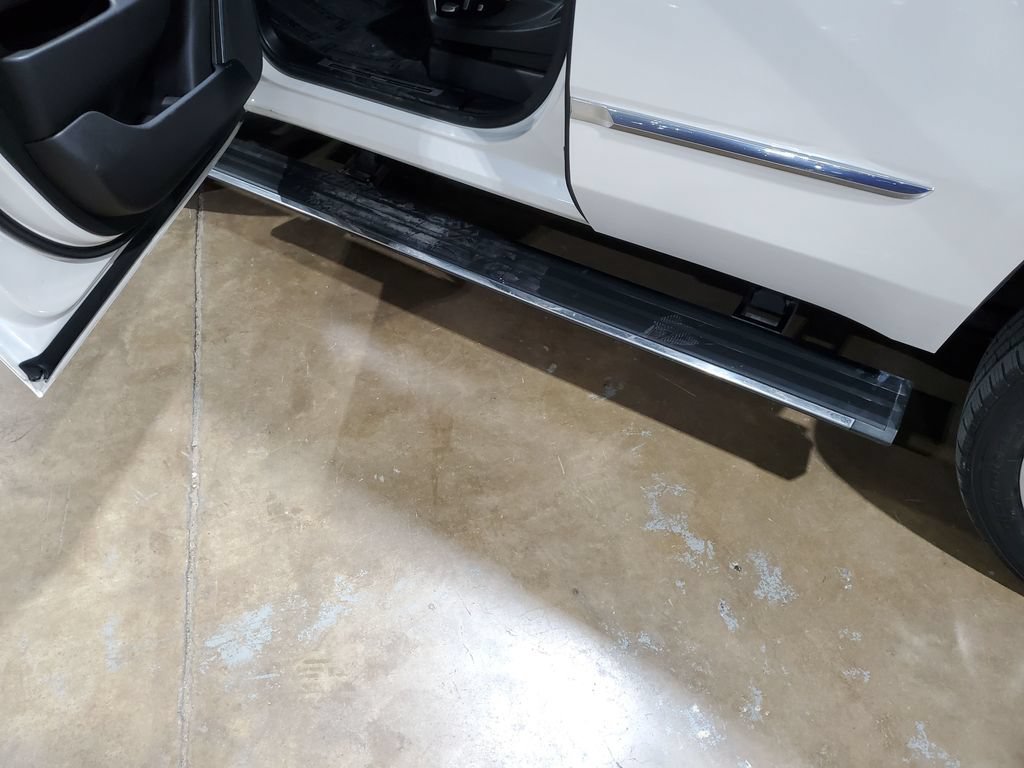 Used 2017 Cadillac Escalade Premium Luxury AWD/4WD image 41