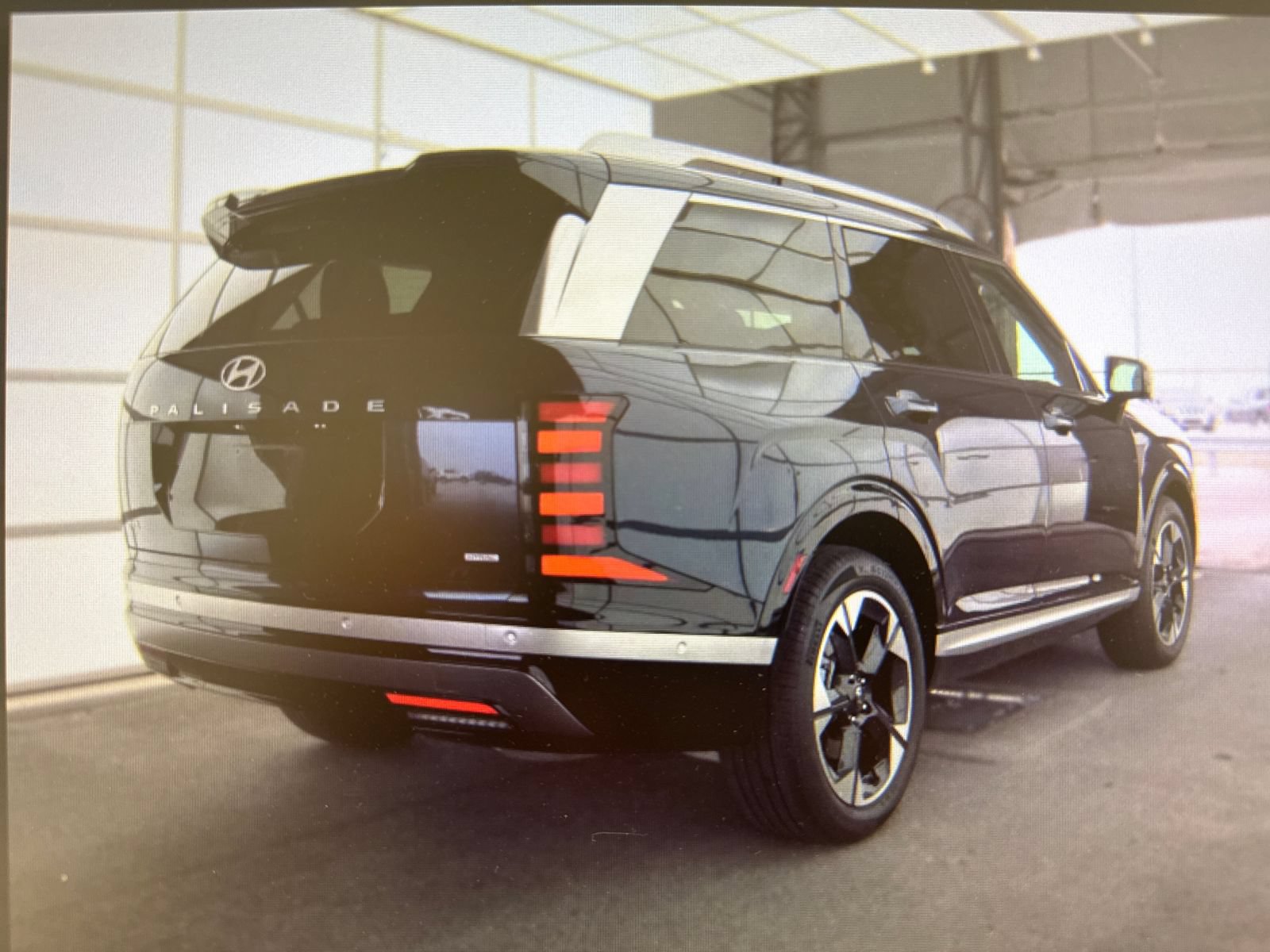 Used 2026 Hyundai Palisade Limited AWD/4WD image 2