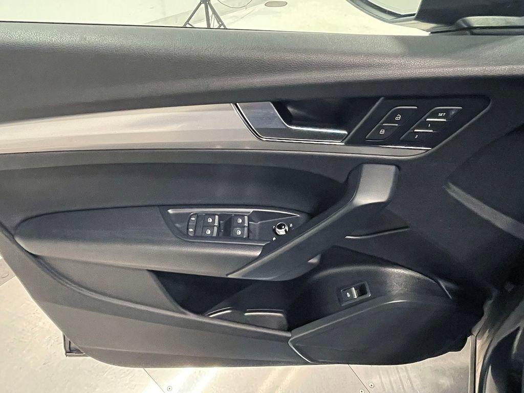 Used 2020 Audi Q5 2.0T Premium w/ Titanium Sport Package image 19
